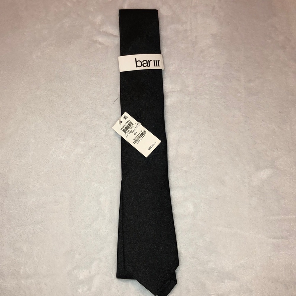 Bar III tie